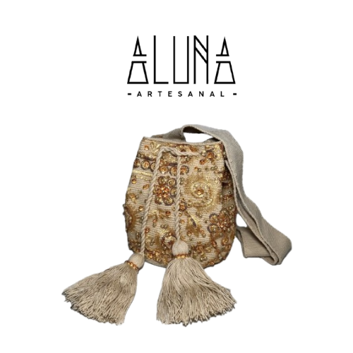 BOLSO GUAYU RECAMADA BORDADA CON PERLAS
