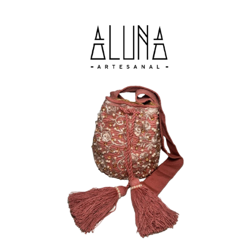 BOLSO GUAYU RECAMADA BORDADA CON PERLAS