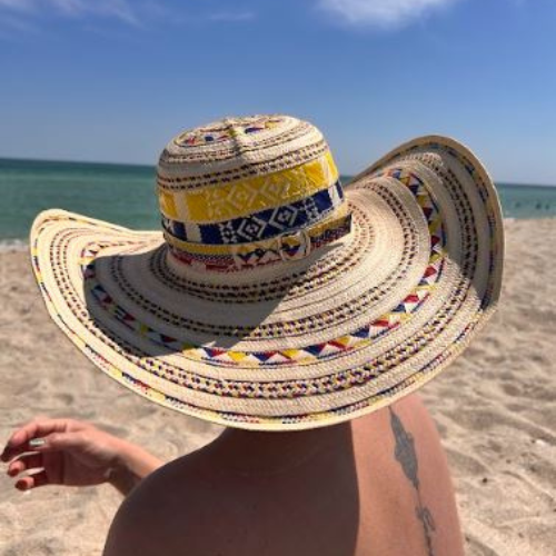 SOMBRERO TIPICO VUELTIAO No. 15 BLANCO AMARILLO AZUL Y ROJO