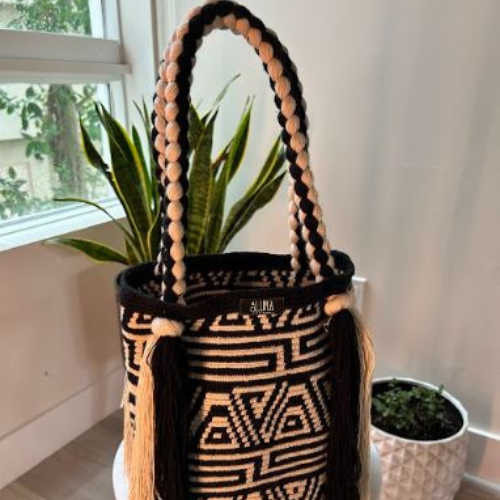 BOLSO GUAYU DISEÑO RAPUNZEL BEIGE Y NEGRO